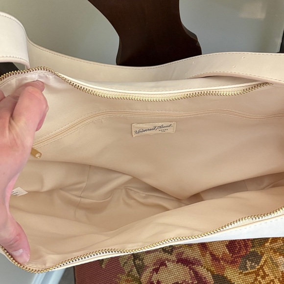 Universal Thread Shoulder Bag - Picture 6 of 9